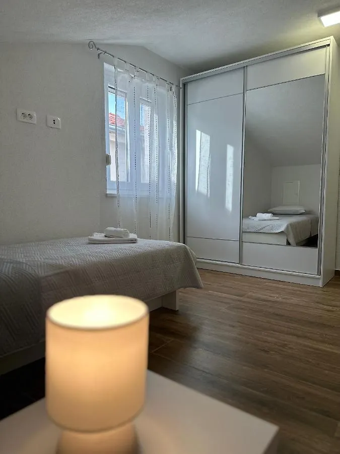 Apartment Marinero Krusevo  Croatia